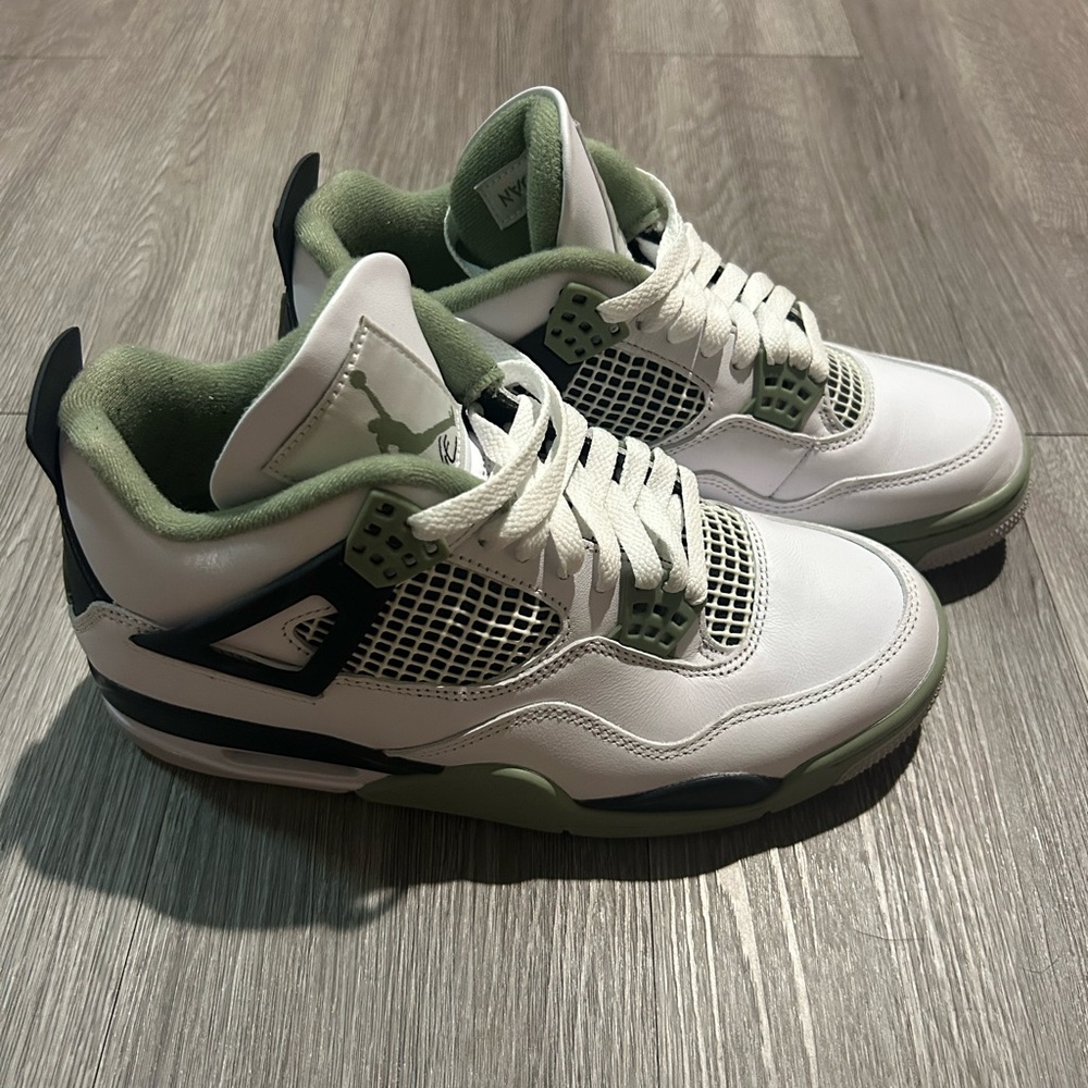 Jordan 4 Retro Seafoam Women's sneakers